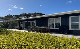 Last On The Strand, Russell - The Boathouse